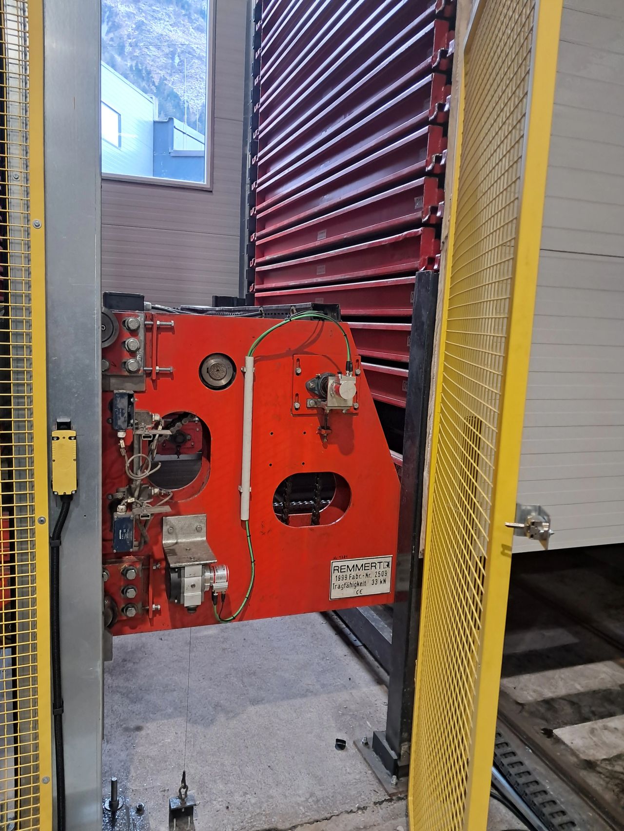 Industrieanlage mit GokerTech Automatisierung